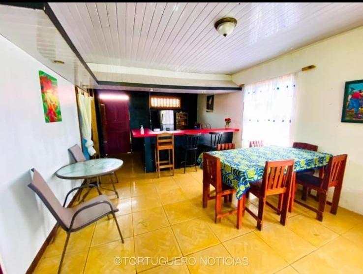 Villa Casa Artavia Tortuguero Zimmer foto